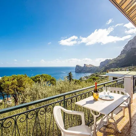 Casa Baia Di Nerano ماسّا لوبْرينسِ