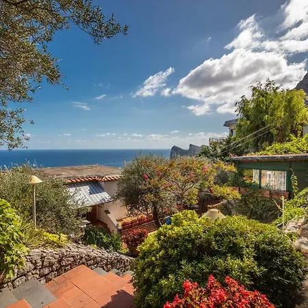 Casa Baia Di Nerano ماسّا لوبْرينسِ